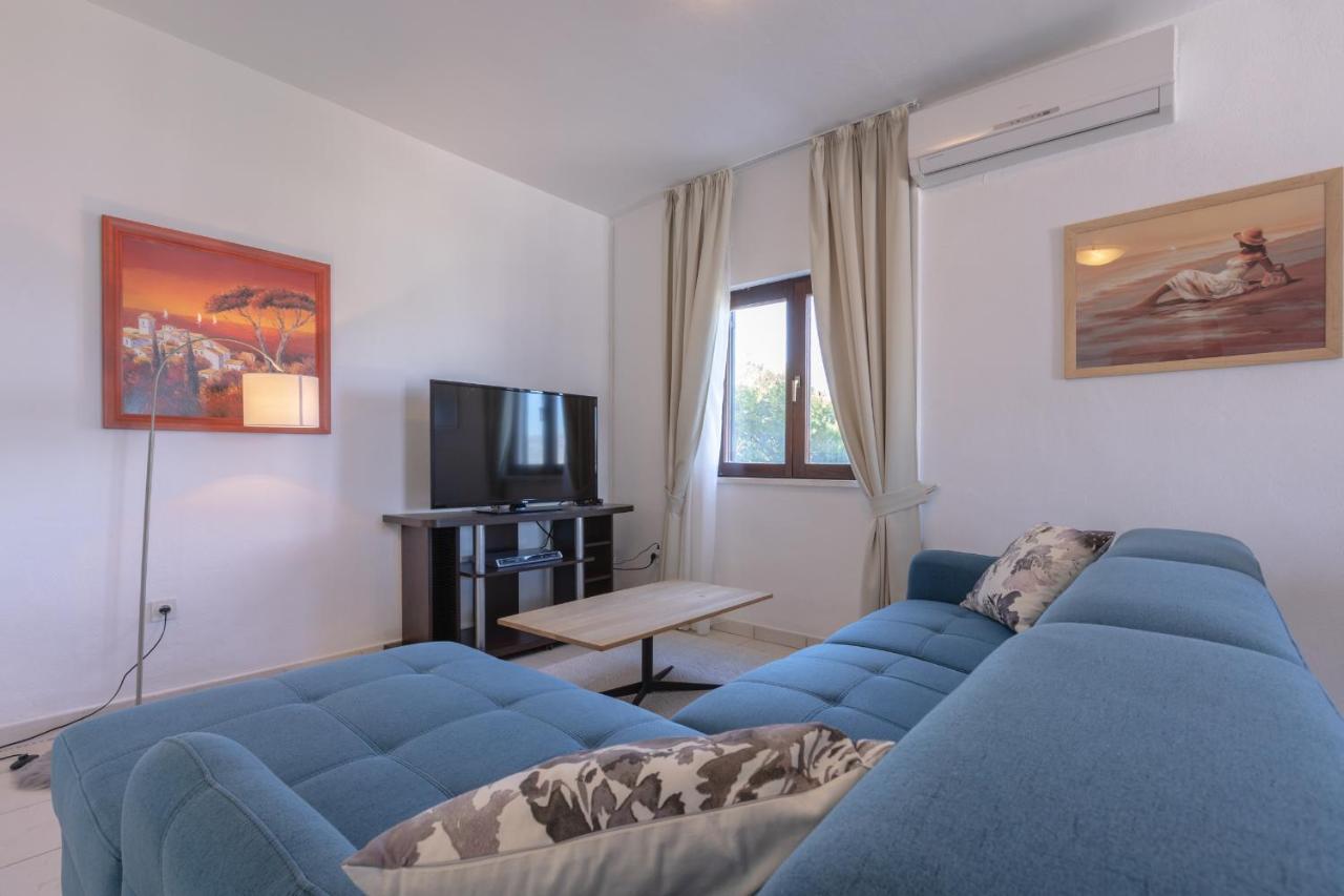 Holiday Home Insulam Mare Trogir Exterior foto