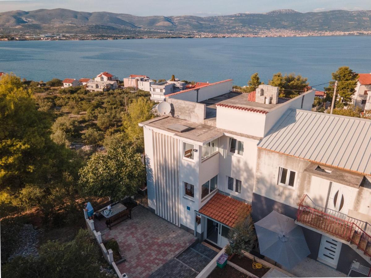 Holiday Home Insulam Mare Trogir Exterior foto